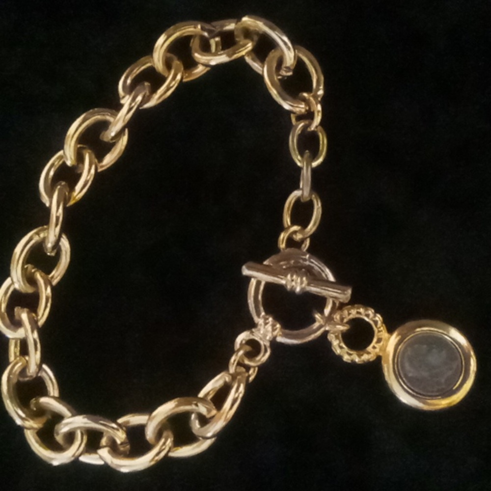 Vintage Gold ChunkybChain Bracelet with A Silver Roman Coin Charm. - Picture 2 of 5
